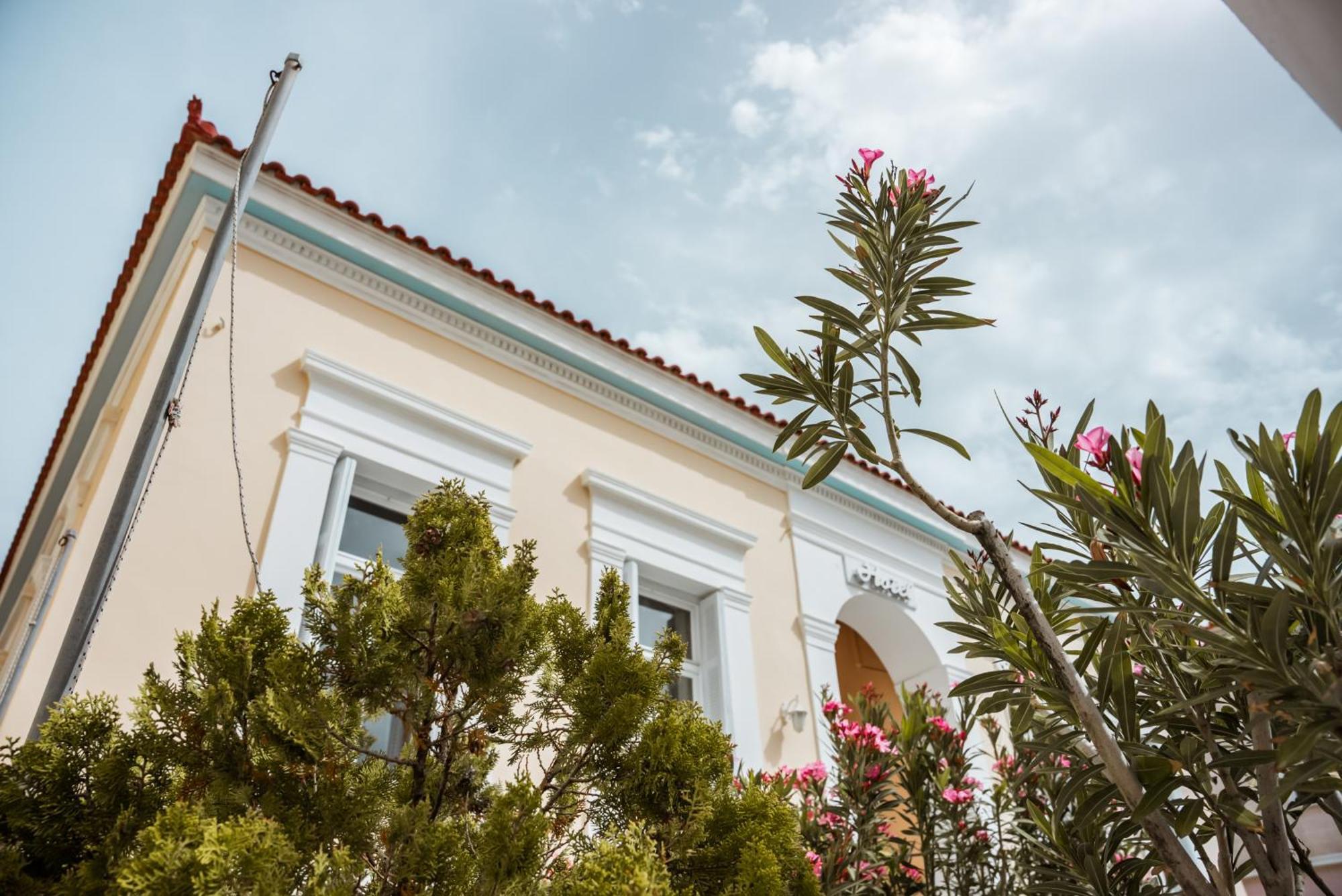 Archontiko Eleni Hotel Andros Town Luaran gambar