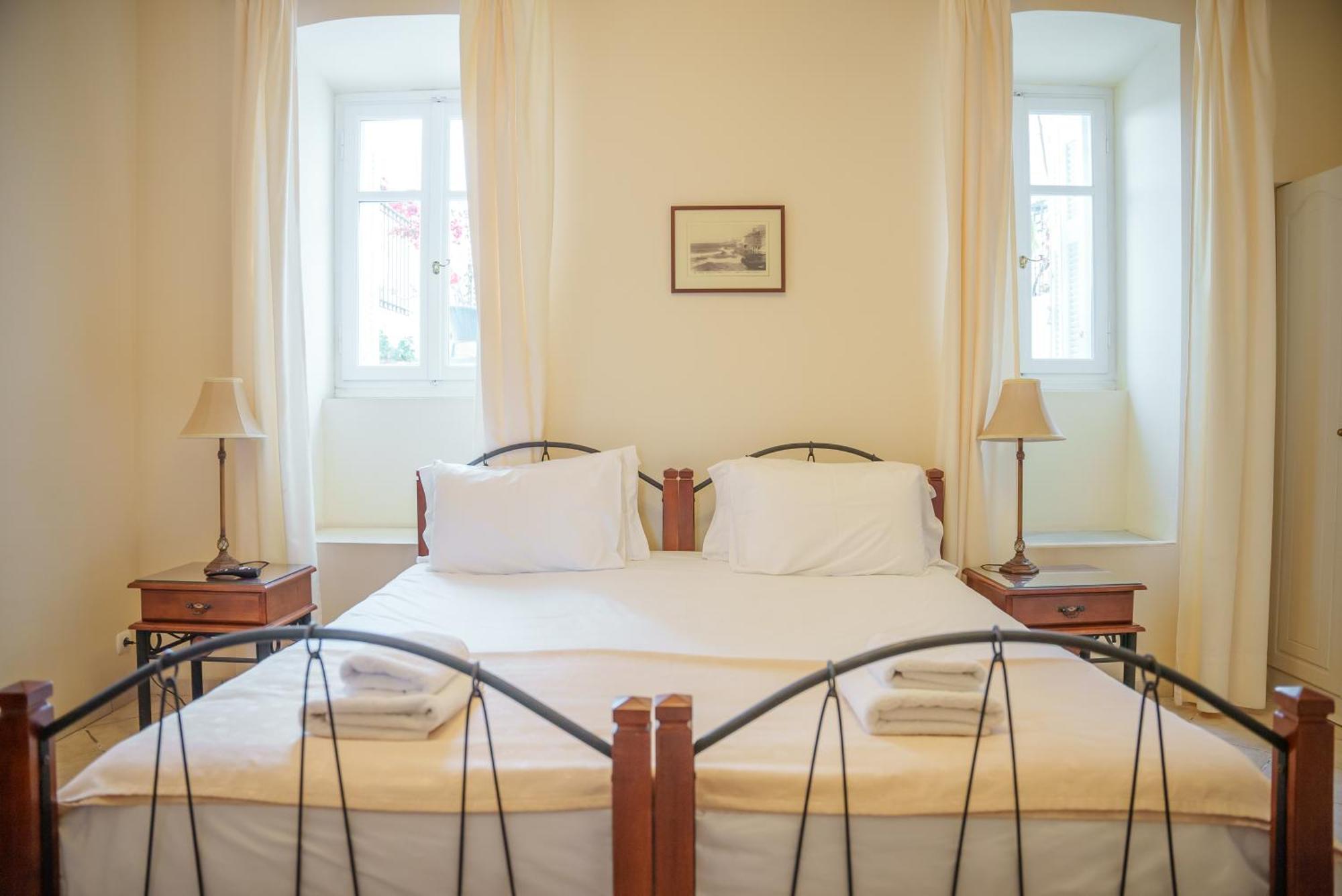 Archontiko Eleni Hotel Andros Town Bilik gambar
